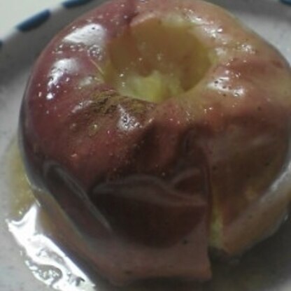 初焼きリンゴです。正直シナモンはちょっと苦手でしたが、これは美味しくいただけました。ごちそうさまでした。
